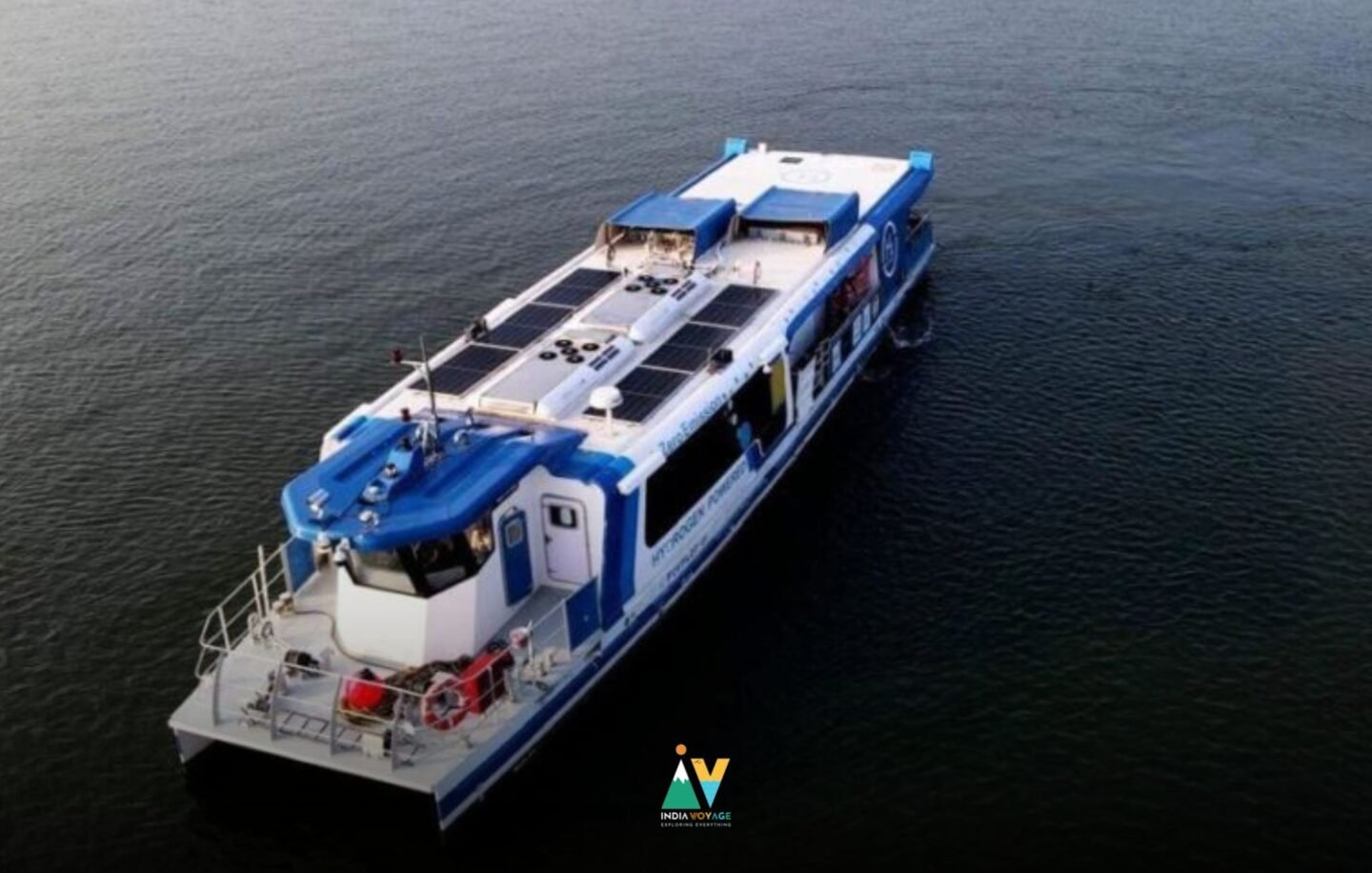 India Launches First Indigenous Hydrogen Fuel Cell Passenger Vessel in Varanasi, Advancing Green Waterways Mission