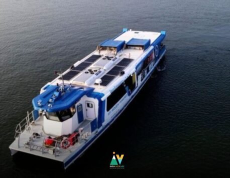 India Launches First Indigenous Hydrogen Fuel Cell Passenger Vessel in Varanasi, Advancing Green Waterways Mission